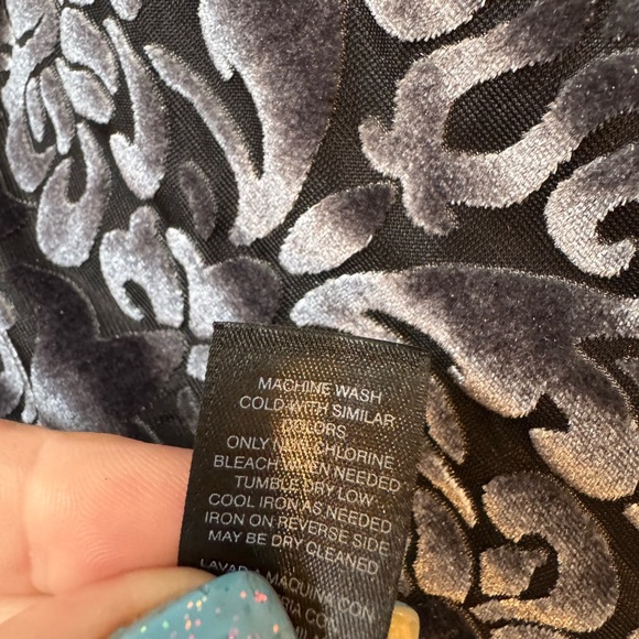 GORGEOUS White House Black Market Black/Silver Velour TOP   XXSMALL    #U - Picture 6 of 8